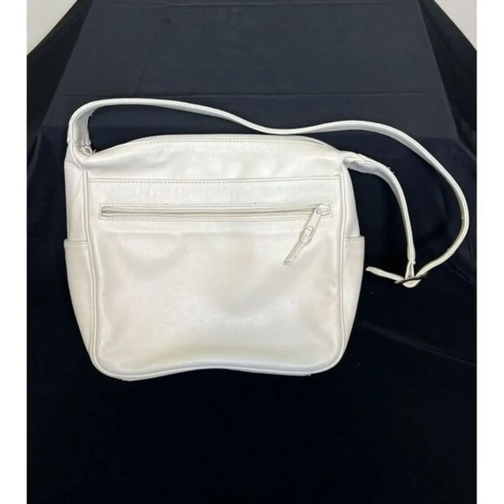Giani Bernini Ivory Leather Shoulder Handbag Purse Top Zip w/ Logo -Side Pockets